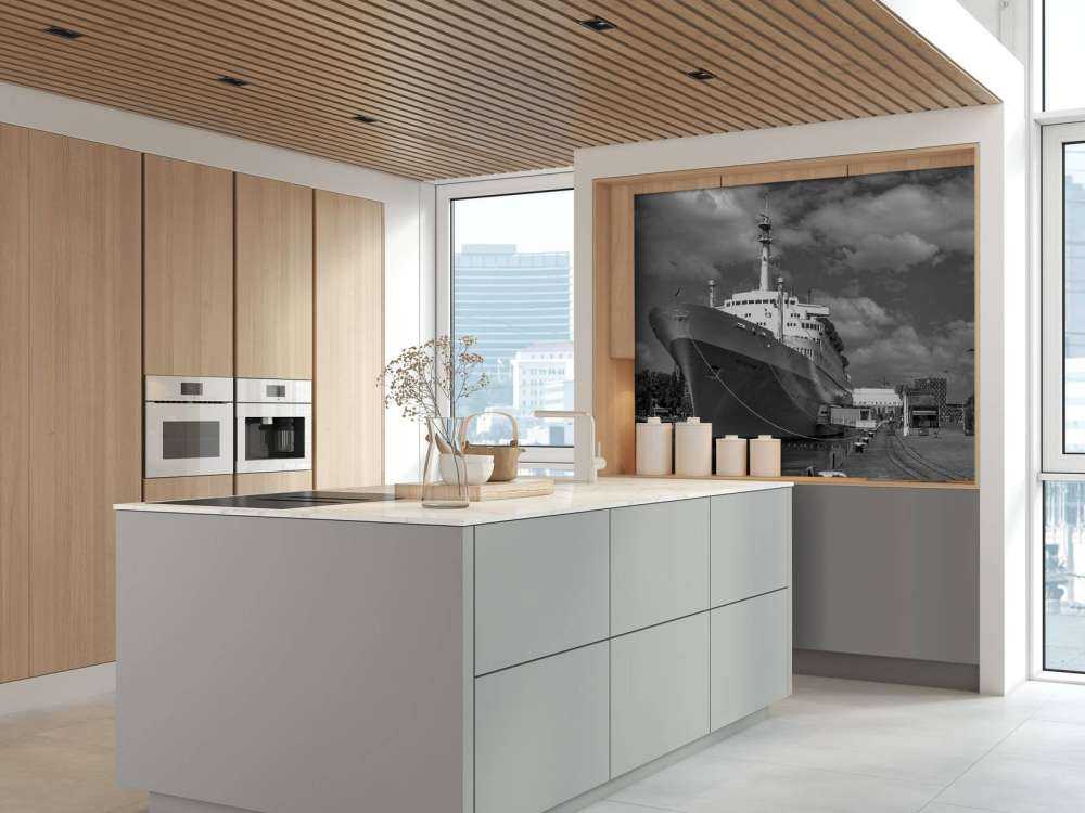 Ehemaliges Dampfschiff SS Rotterdam in schwarz-weiß  